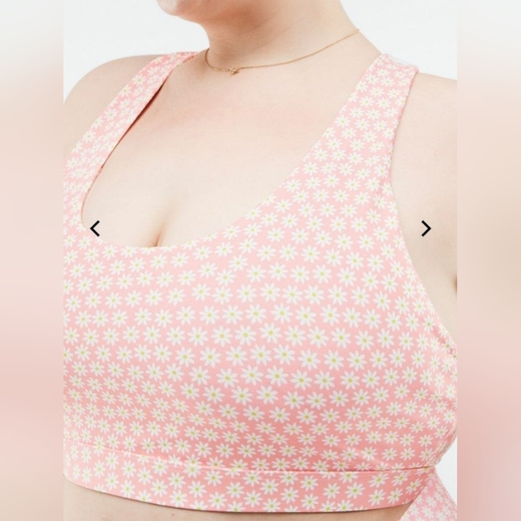 Fabletics Workout Set - Picture 10 of 12